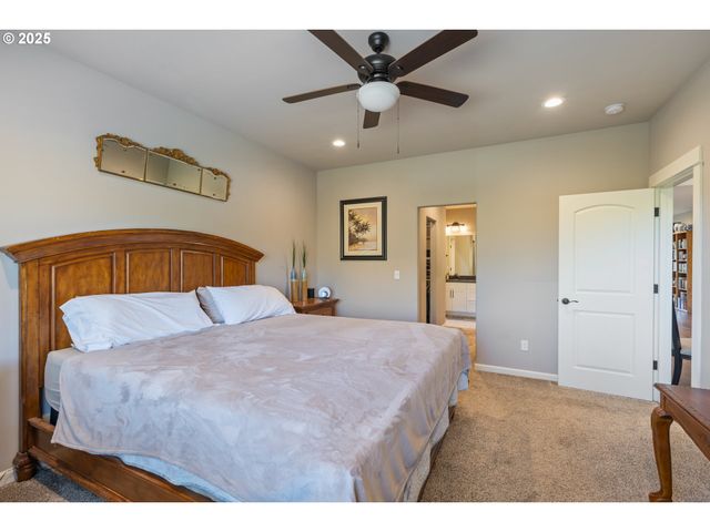 263 WIL Way, Winston, OR 97496