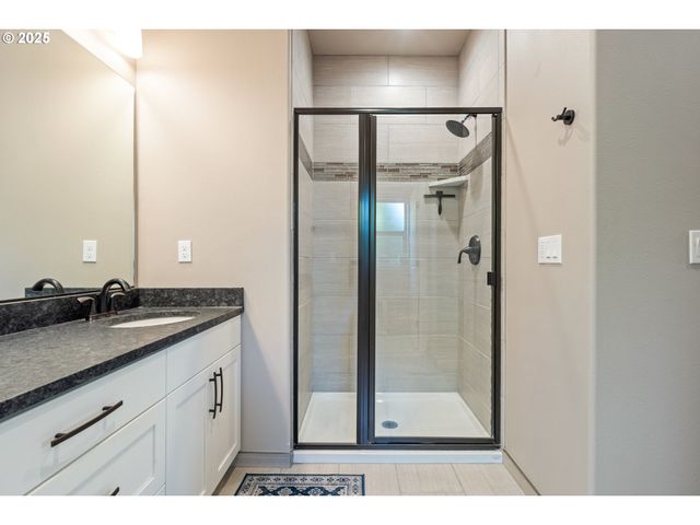 263 WIL Way, Winston, OR 97496