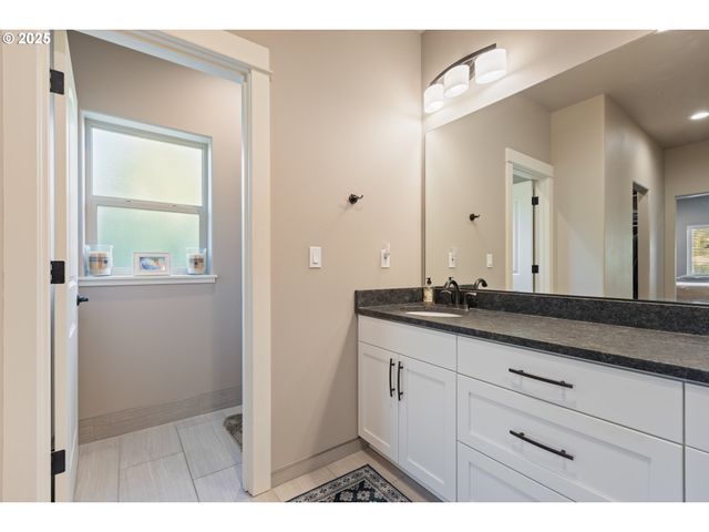 263 WIL Way, Winston, OR 97496