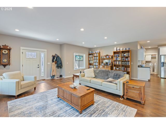 263 WIL Way, Winston, OR 97496