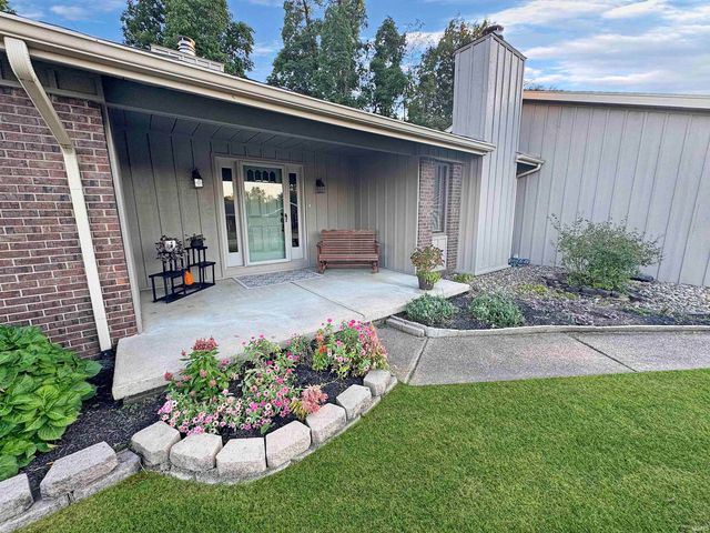 7711 Woodland Drive, Newburgh, IN 47630