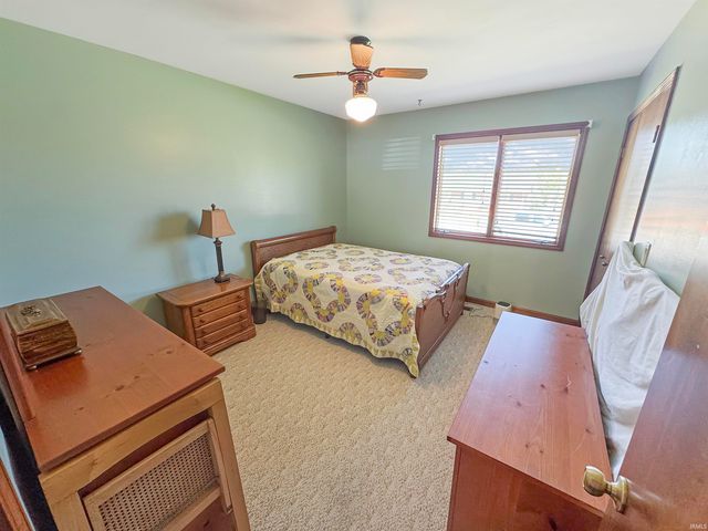 7711 Woodland Drive, Newburgh, IN 47630