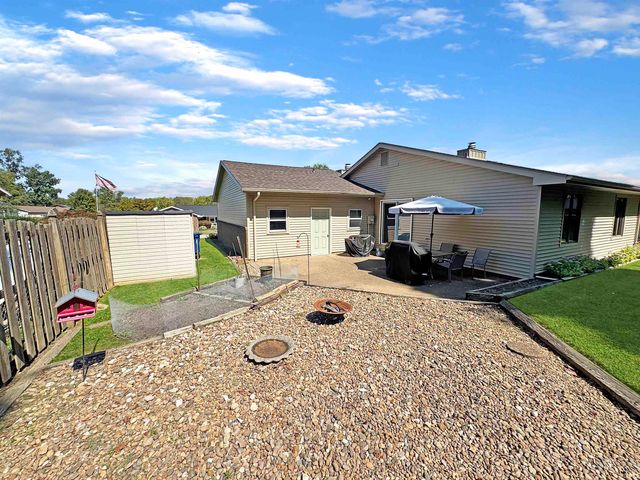 7711 Woodland Drive, Newburgh, IN 47630