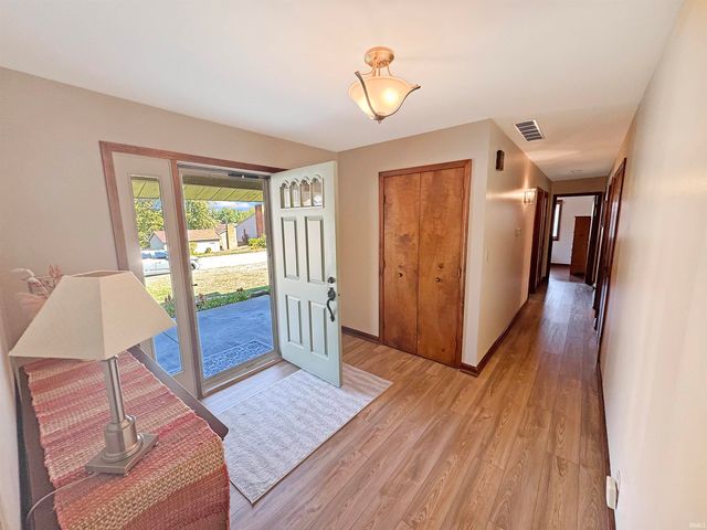 7711 Woodland Drive, Newburgh, IN 47630