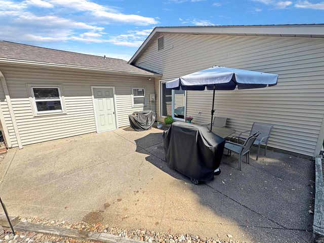 7711 Woodland Drive, Newburgh, IN 47630