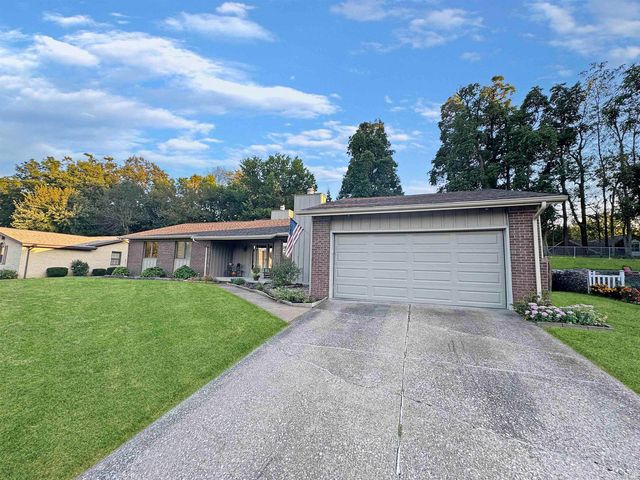 7711 Woodland Drive, Newburgh, IN 47630