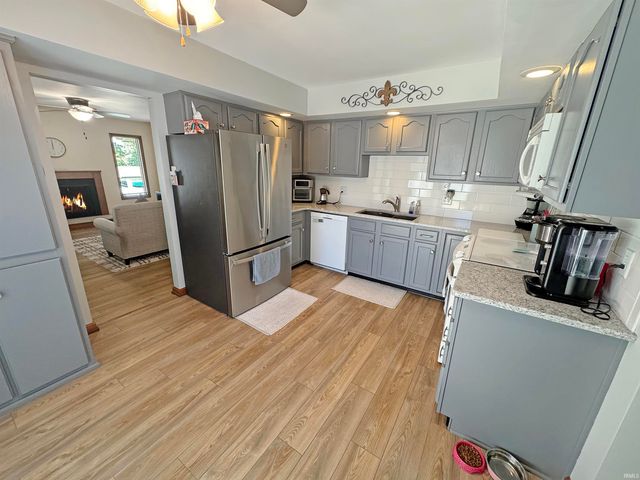 7711 Woodland Drive, Newburgh, IN 47630