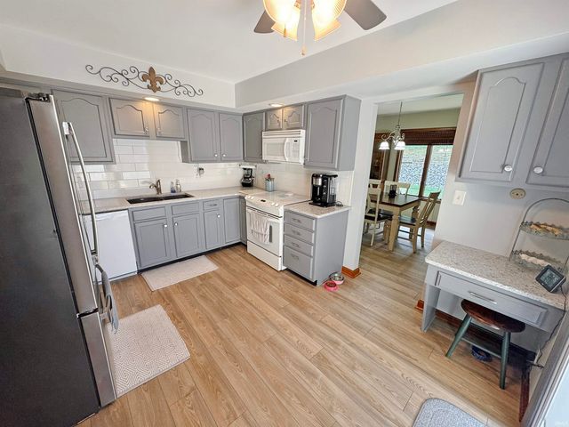 7711 Woodland Drive, Newburgh, IN 47630