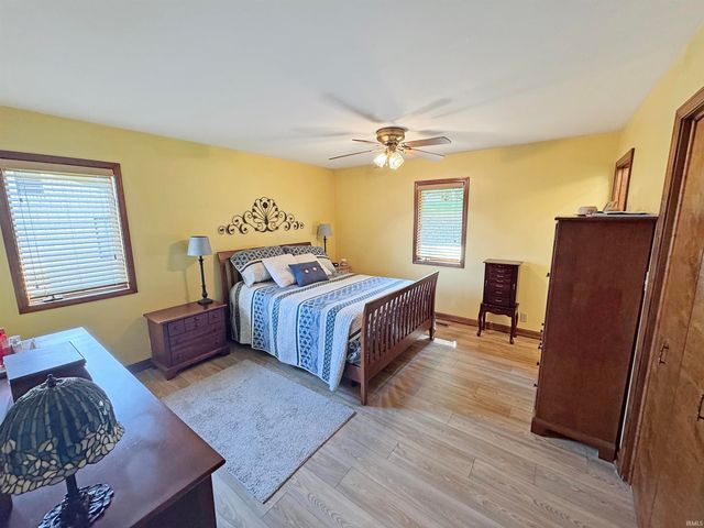 7711 Woodland Drive, Newburgh, IN 47630