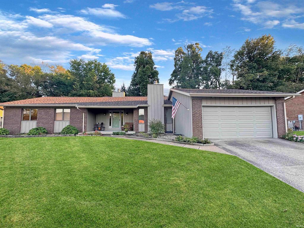 7711 Woodland Drive, Newburgh, IN 47630