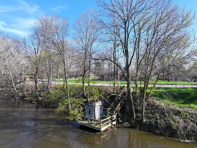 417 S Riverside Drive, Winamac, IN 46996