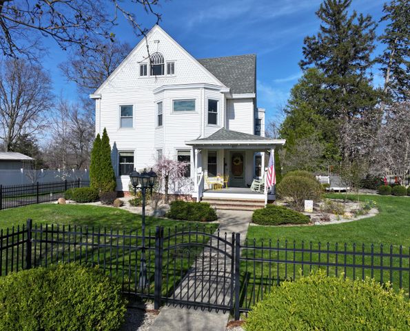 417 S Riverside Drive, Winamac, IN 46996