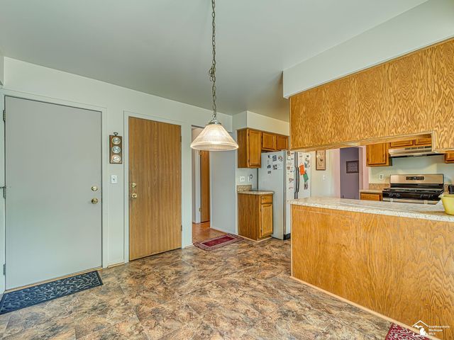 22262 Sherwood Lane, Brownstown Twp, MI 48134