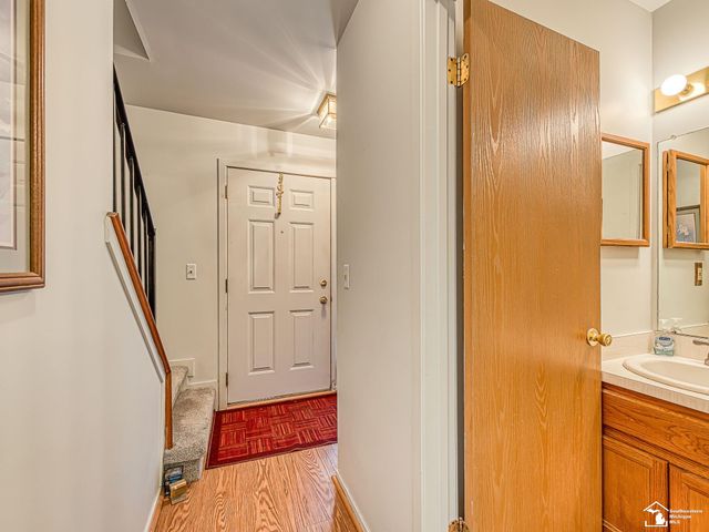 22262 Sherwood Lane, Brownstown Twp, MI 48134
