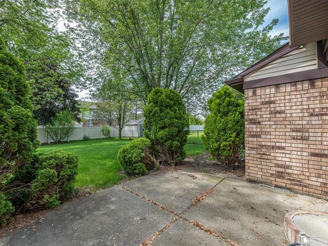 22262 Sherwood Lane, Brownstown Twp, MI 48134