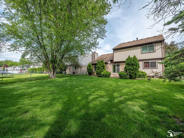 22262 Sherwood Lane, Brownstown Twp, MI 48134