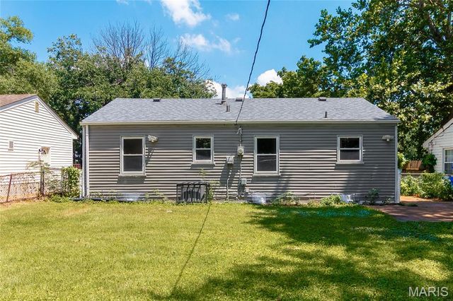 145 Chateau Drive, Florissant, MO 63031