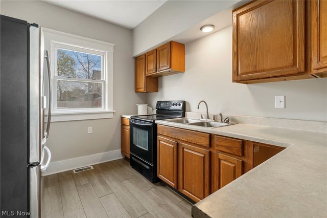 1308 Laiblin Place NE, Canton, OH 44705