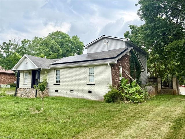 1004 Roach Street, Mayodan, NC 27027