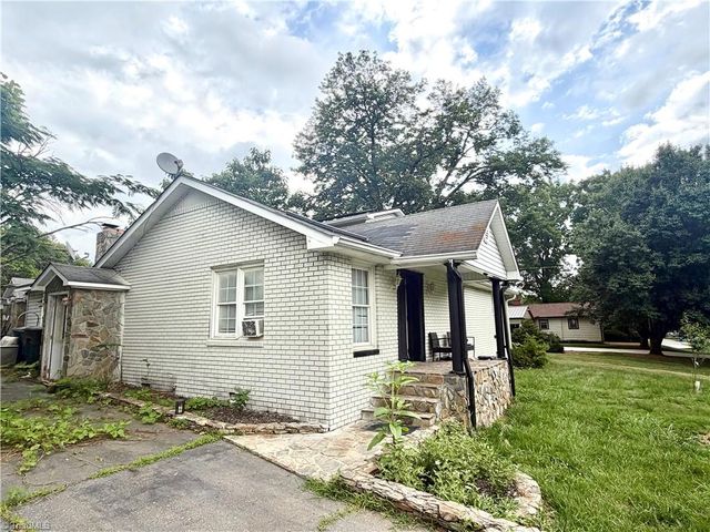 1004 Roach Street, Mayodan, NC 27027
