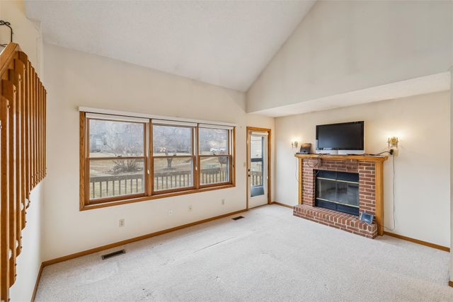 1070 50th Street 6A, West Des Moines, IA 50266