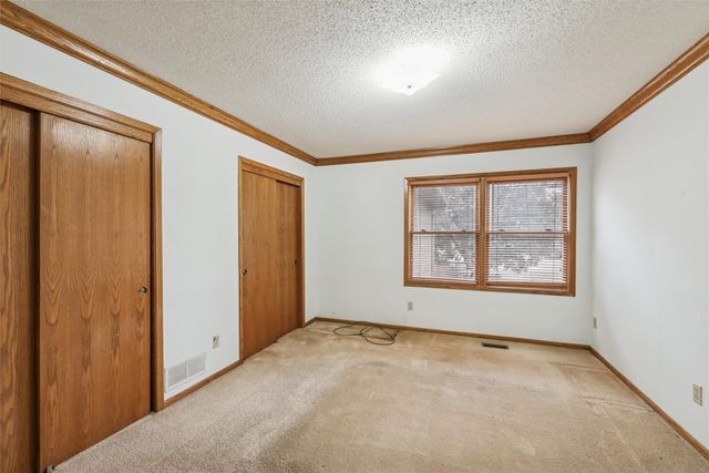 1070 50th Street 6A, West Des Moines, IA 50266