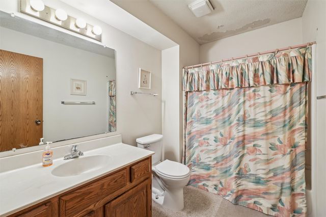 1070 50th Street 6A, West Des Moines, IA 50266