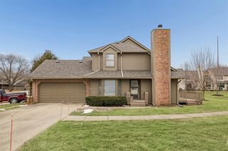 1070 50th Street 6A, West Des Moines, IA 50266