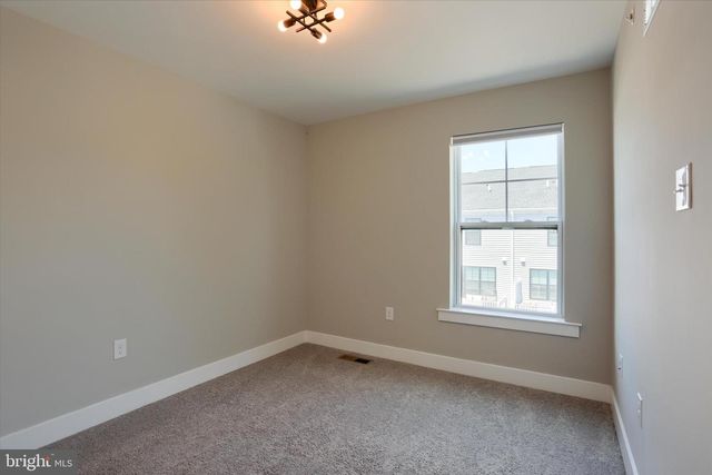 320 WALNUT ST, Collegeville, PA 19426