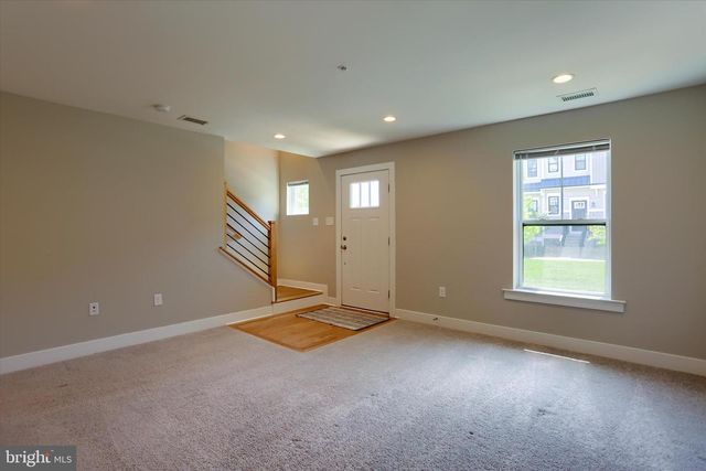 320 WALNUT ST, Collegeville, PA 19426