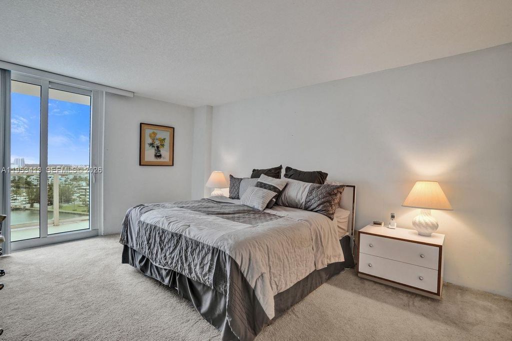 Image 12 of property listing at 100 Bayview Dr 1401, Sunny Isles Beach, FL 33160