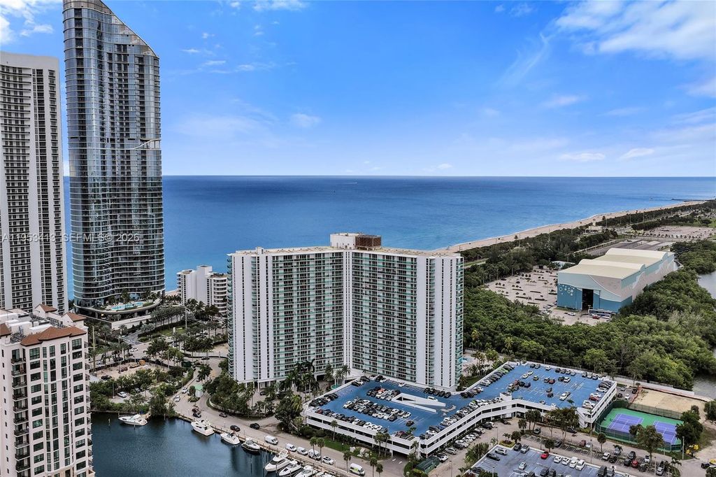 Image 2 of property listing at 100 Bayview Dr 1401, Sunny Isles Beach, FL 33160