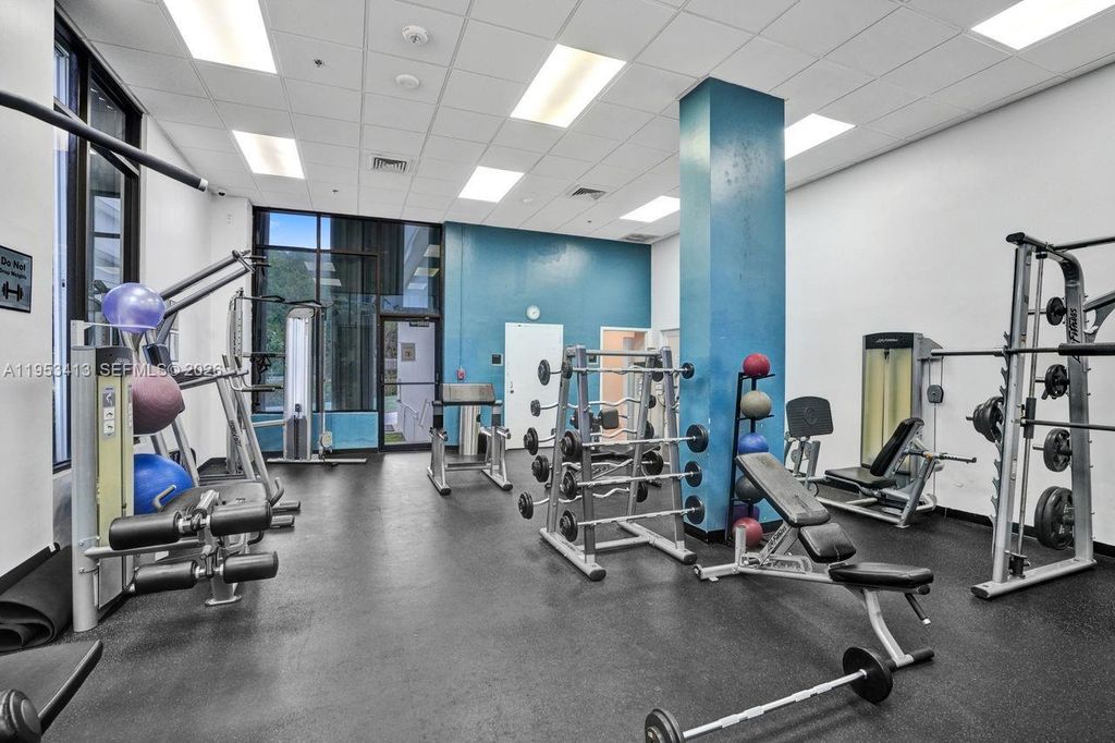 Image 29 of property listing at 100 Bayview Dr 1401, Sunny Isles Beach, FL 33160