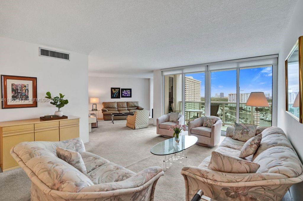 Image 6 of property listing at 100 Bayview Dr 1401, Sunny Isles Beach, FL 33160
