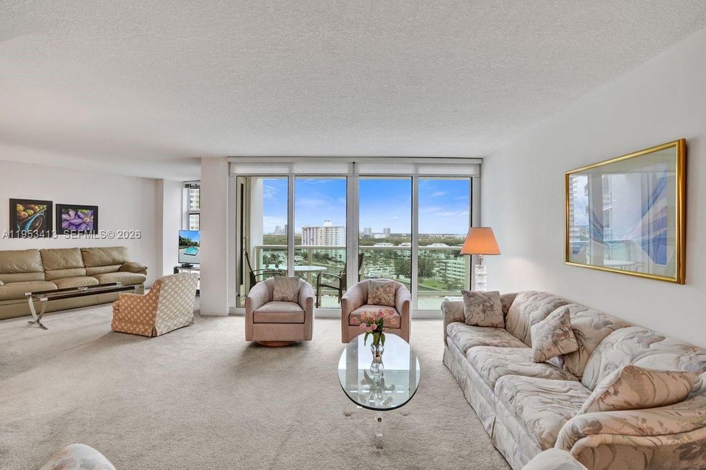 Image 7 of property listing at 100 Bayview Dr 1401, Sunny Isles Beach, FL 33160