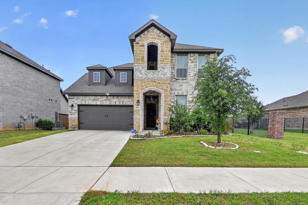 2814 Grand Lookout Lane, Arlington, TX 76001 — exterior