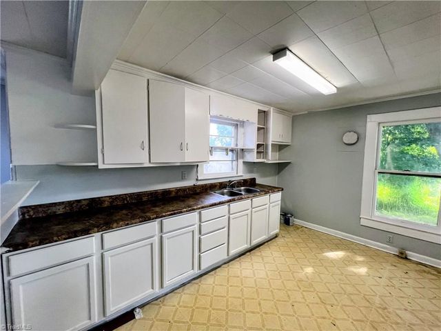 1503 Cloverdale Street, High Point, NC 27260