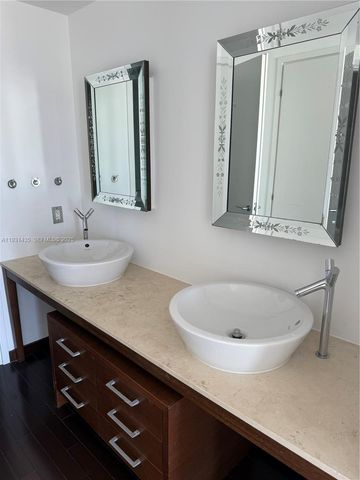 450 Alton Rd 2508, Miami Beach, FL 33139