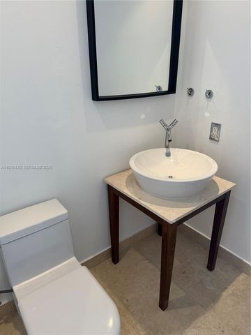 450 Alton Rd 2508, Miami Beach, FL 33139