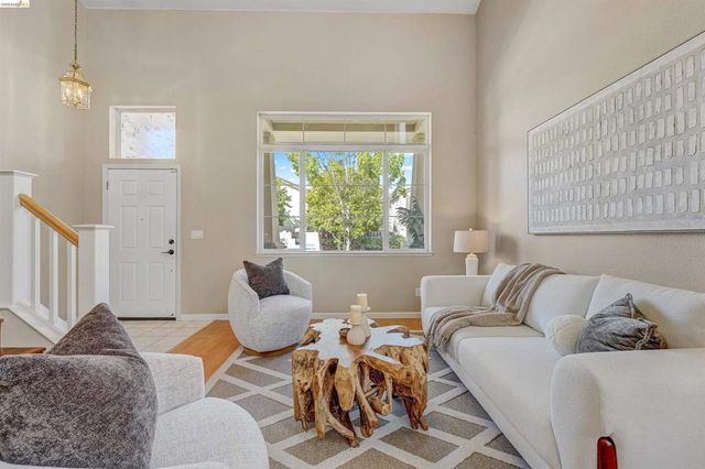 24986 SILVERTHORNE PL, Hayward, CA 94544