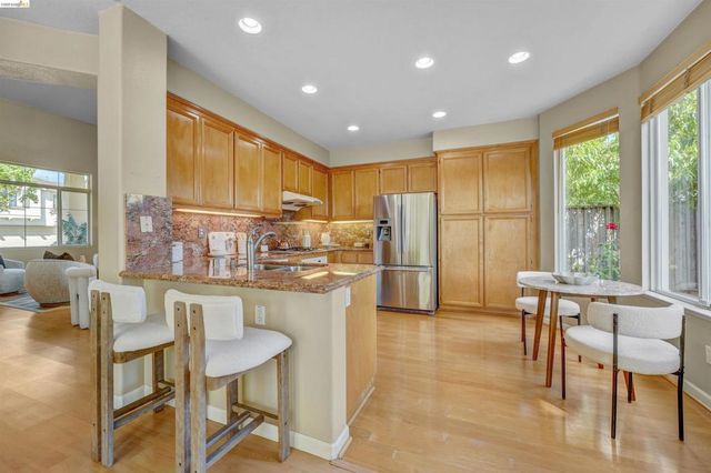 24986 SILVERTHORNE PL, Hayward, CA 94544