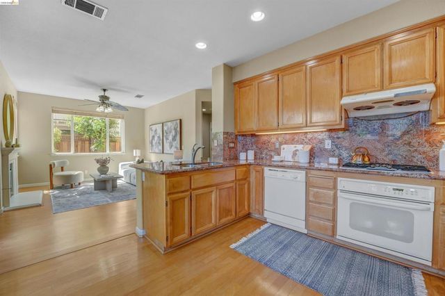 24986 SILVERTHORNE PL, Hayward, CA 94544
