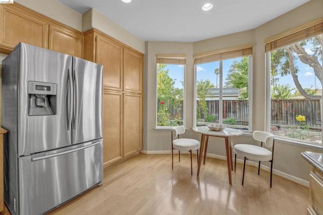 24986 SILVERTHORNE PL, Hayward, CA 94544