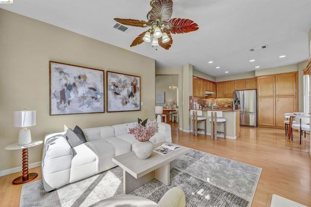 24986 SILVERTHORNE PL, Hayward, CA 94544