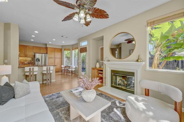 24986 SILVERTHORNE PL, Hayward, CA 94544