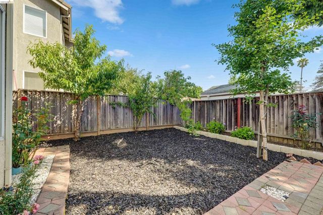 24986 SILVERTHORNE PL, Hayward, CA 94544