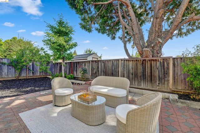 24986 SILVERTHORNE PL, Hayward, CA 94544
