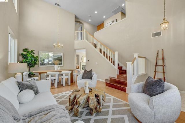 24986 SILVERTHORNE PL, Hayward, CA 94544