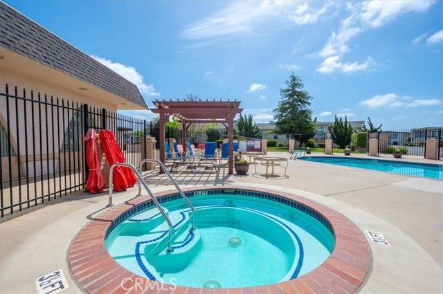 1701 Thornburg St, Santa Maria, CA 93458