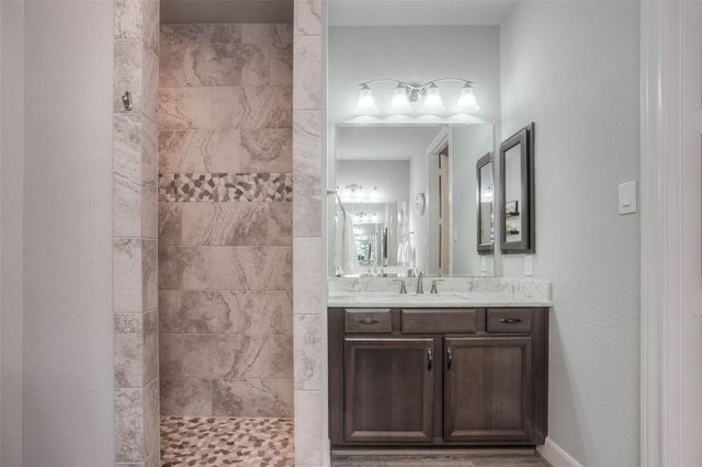 5757 Lakeside Villas Court, Conroe, TX 77304